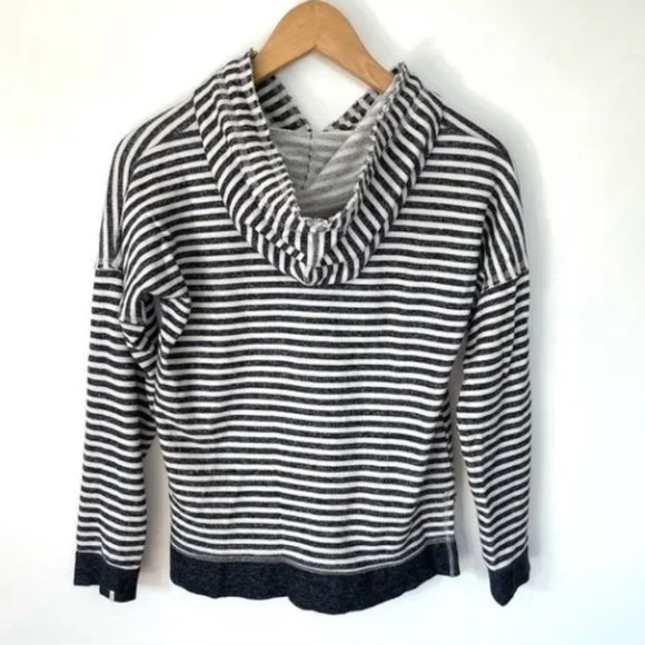*3 FOR $30 SALE* Volcom Striped Lived In Hoodie, XS - Picture 3 of 7